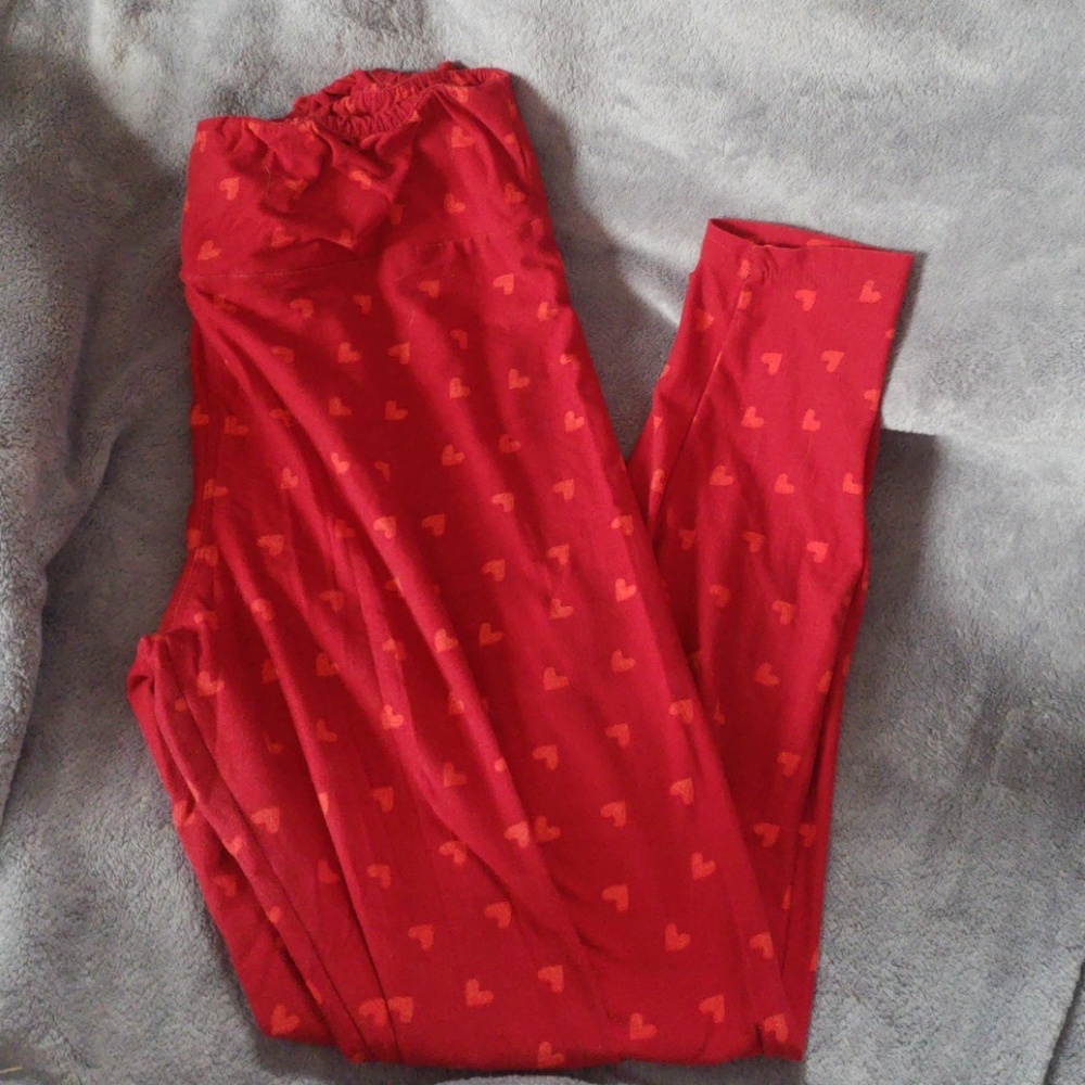 Lularoe red heart leggings. Tall and Curvy